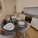R&r Urban Chic Apartman