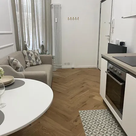 Апартаменти R&r Urban Chic *