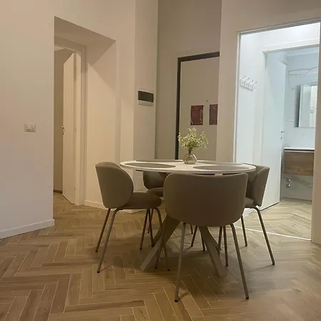 Апартаменти R&r Urban Chic *