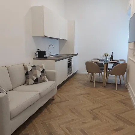 Апартаменти R&r Urban Chic