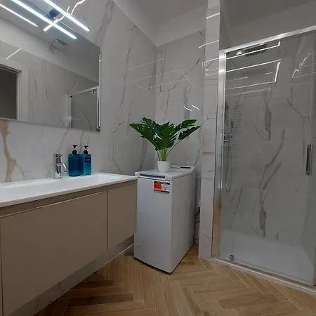Апартаменти R&r Urban Chic *
